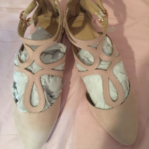 3/11/24 & 5/12/23 host pick!!! πππLauren Conrad new light pink shoes! - Picture 3 of 7